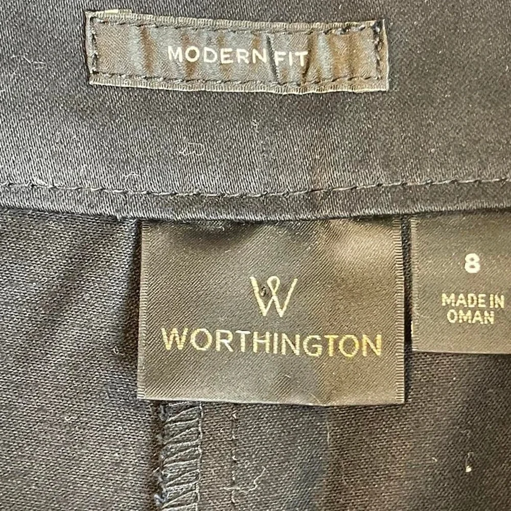 Worthington Modern Fit Shorts in size 8 women minimalist sleek